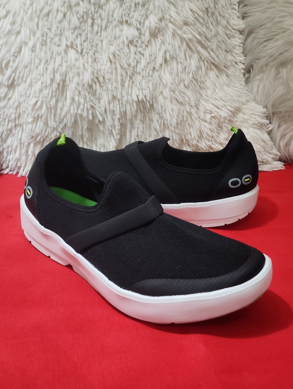 Oofos Women's OOmg eeZee Low Casual Shoes